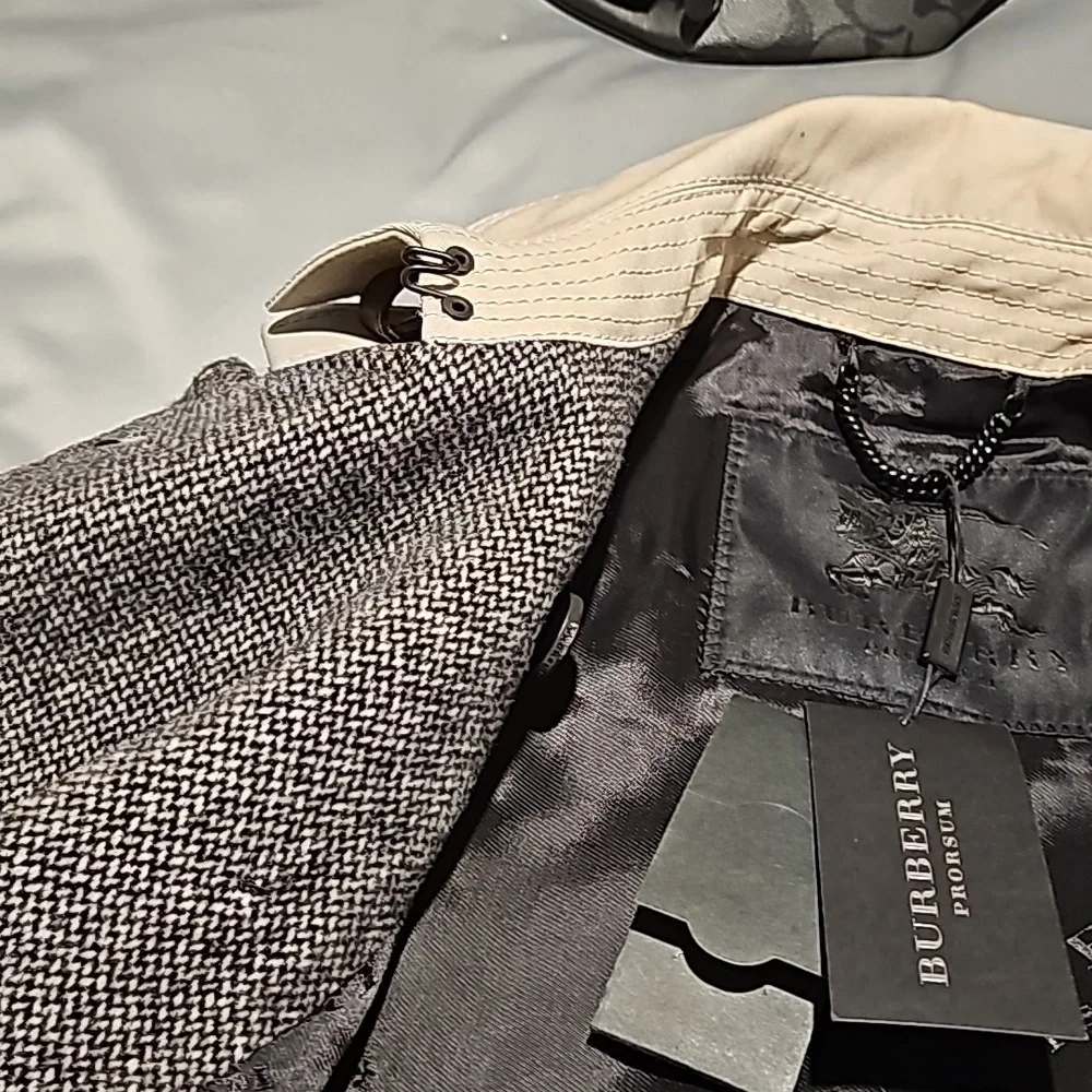 Trench coat - Picture 11 of 12